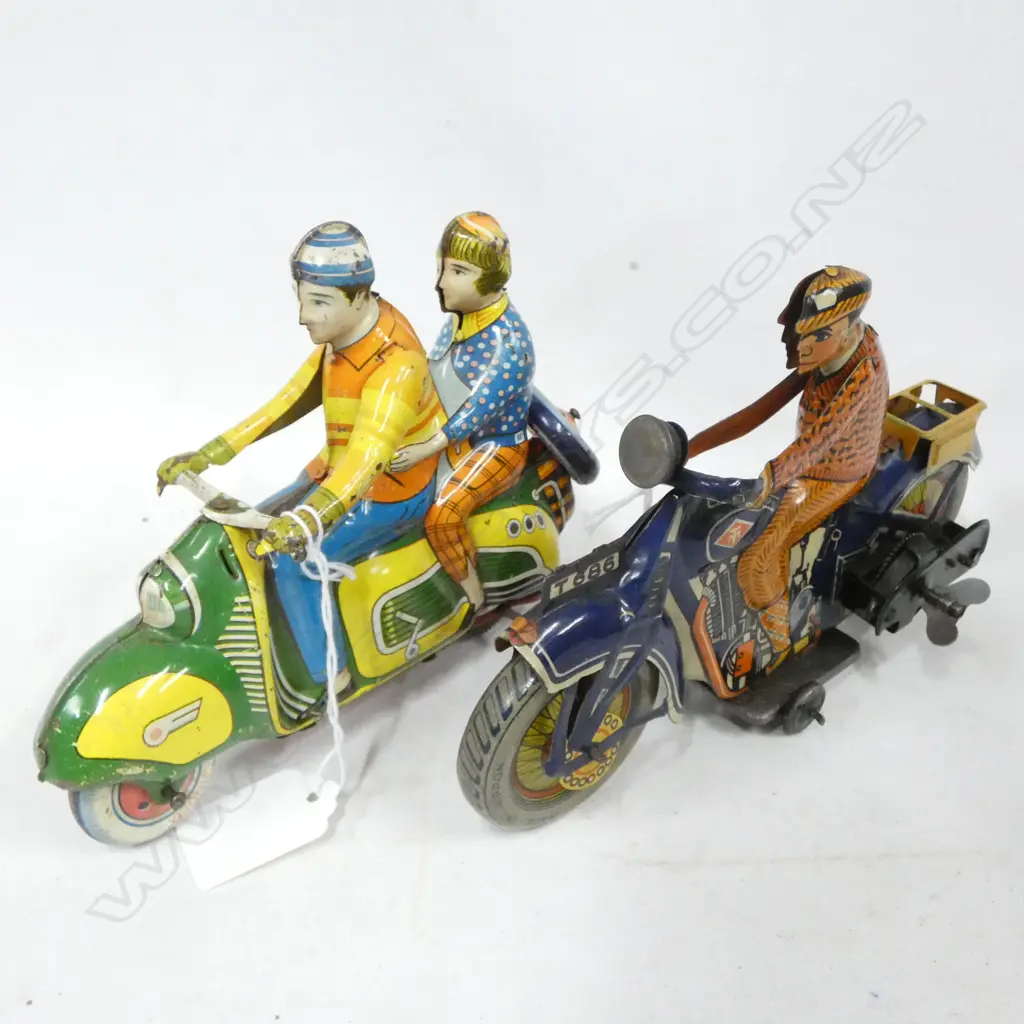 TECHNOFIX MOTOR SCOOTER WITH RIDER & PASSENGER L. 165MM Image 1++